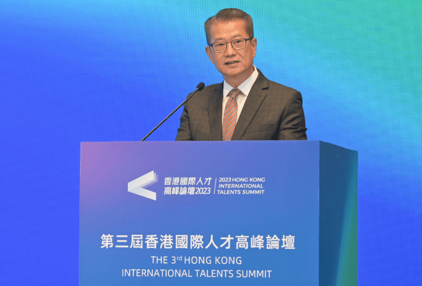 截至今年9月，各項輸入人才計劃共收到約16萬宗申請